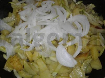 Bulvės su silke ir svogūnais Žingsnis 1