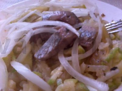 Bulvės su silke ir svogūnais pagrindine nuotrauka