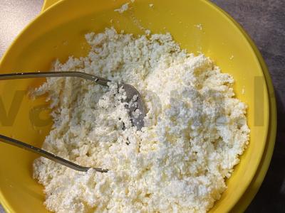 Sūrio blynai „Lengvas pusryčių patiekalas“ Žingsnis 1