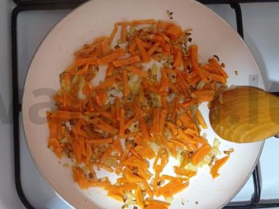 Kvapnūs troškinti vištienos skrandžiai grietinės padaže Žingsnis 2