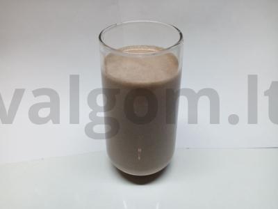 Naudingas baltymų kokteilis su grietine pagrindine nuotrauka