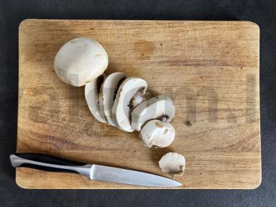 Grilyje kepti pievagrybiai su majonezu vakarienei Žingsnis 1