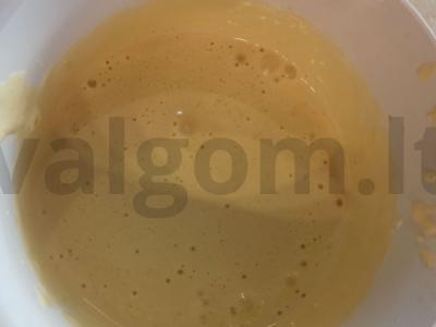 Biskvitas su tryniais ir krakmolu Žingsnis 1