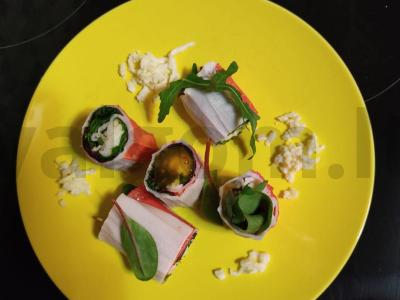 Krabų lazdelės užkandis su saldžiu čili pagrindine nuotrauka