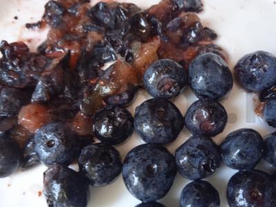 Aštrus mėlynių padažas Žingsnis 1