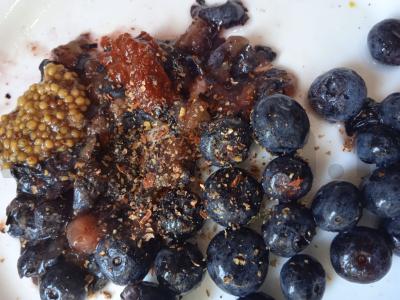 Aštrus mėlynių padažas Žingsnis 2