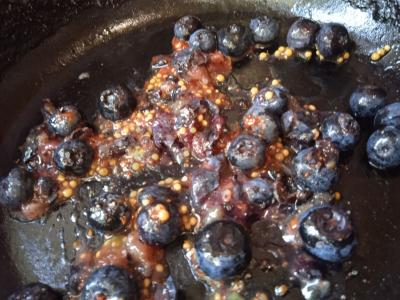 Aštrus mėlynių padažas Žingsnis 3