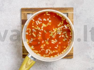 Aromatingas žuvies sriuba su pomidorais Žingsnis 2