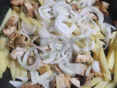 Kepta bulvė su sūriu, vištiena ir česnaku Žingsnis 7