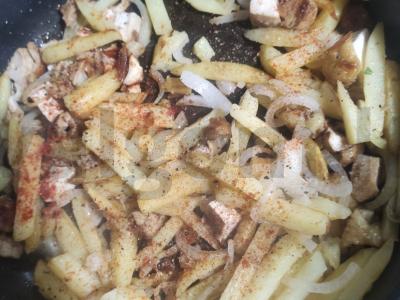 Kepta bulvė su sūriu, vištiena ir česnaku Žingsnis 8