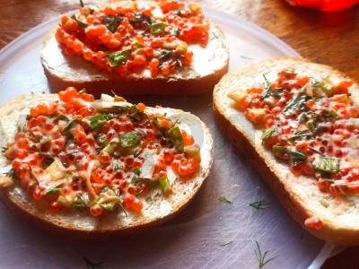 Sumuštiniai su ikrais, svogūnais ir sūriu Žingsnis 3