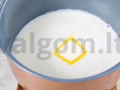 Manų košė lėtoje viryklėje su pienu Žingsnis 2