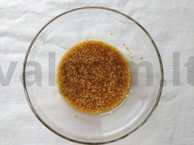 Pekino kopūstų salotos su vištienos širdelėmis Žingsnis 1