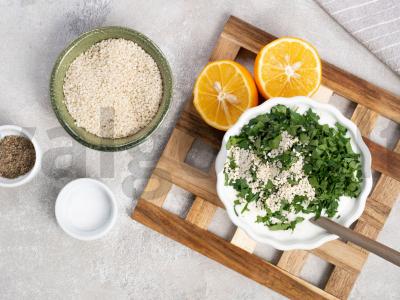 Barbekiu sparneliai su graikišku jogurtu ir petražolėmis Žingsnis 3