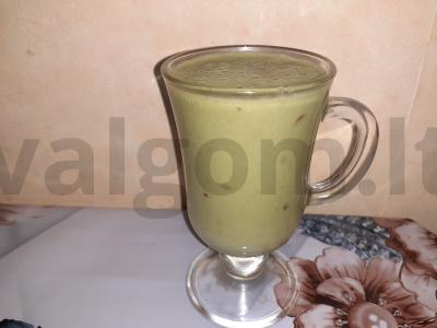 Banano, obuolio ir matcha arbatos kokteilis pagrindine nuotrauka