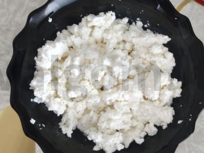 Naudingas užkandis iš varškės konteineryje Žingsnis 1