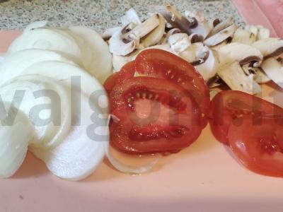 Karštas sluoksniuotas vakarienė su makaronais ir mėsa Žingsnis 2