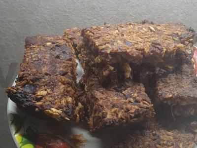 Grūdų batonėliai su džiovintais vaisiais pagrindine nuotrauka