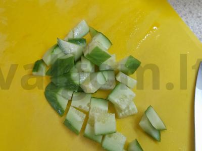 Graikiškas salotas su feta ir pipirais Žingsnis 2