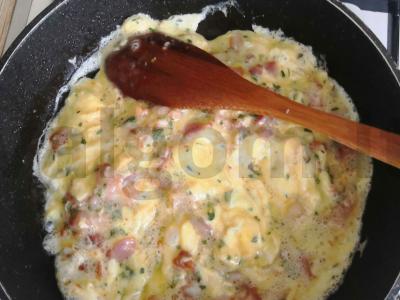 Kiaušiniai su bekonu Žingsnis 3