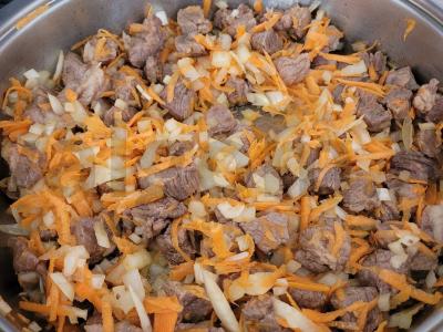 Vermicelli nan-pilaf su kiauliena ir morkomis Žingsnis 3