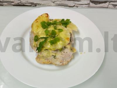 Vištienos filė, kepta su ananasu po sūriu pagrindine nuotrauka