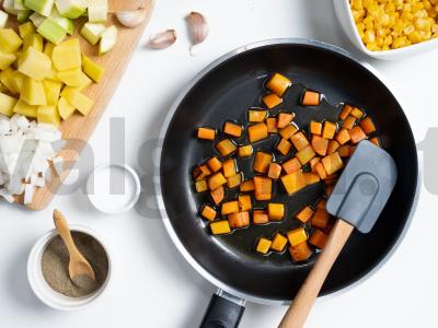 Daržovių troškinys su konservuotomis kukurūzais Žingsnis 1