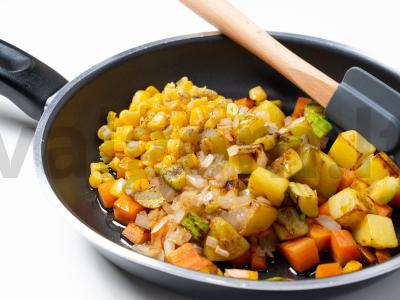 Daržovių troškinys su konservuotomis kukurūzais Žingsnis 2