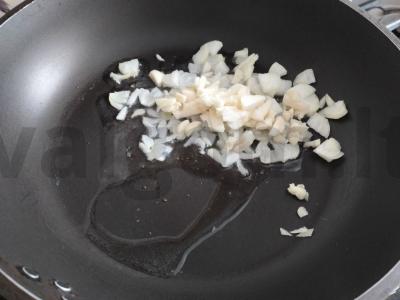 Spagečiai su grybais ir pomidorais grietinėlės padaže Žingsnis 2