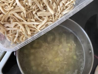 Auksinis vištienos sriuba su makaronais Žingsnis 5