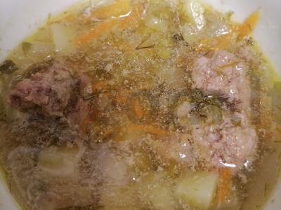 Bulvių sriuba su mėsos kukuliais pagrindine nuotrauka