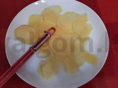 Namų bulvių traškučiai mikrobangų krosnelėje Žingsnis 1