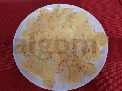 Namų bulvių traškučiai mikrobangų krosnelėje Žingsnis 2