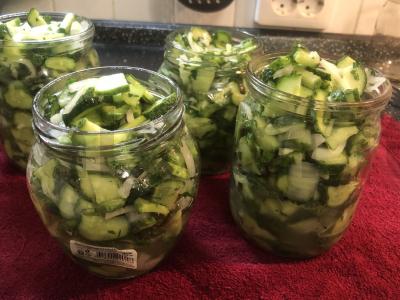 Agurkų salotas žiemai „Švelnumas“ Žingsnis 5