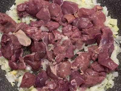 Vištienos kepenėlės piene su grietinėlės sūriu Žingsnis 1