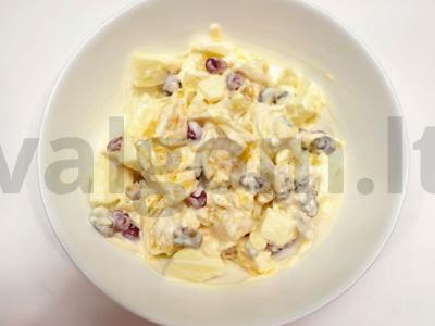 Lengvas obuolių ir apelsinų salotas pagrindine nuotrauka