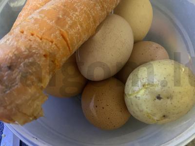 Sluoksniuotas salotas „Granatų“ su vištiena ir sūriu Žingsnis 1