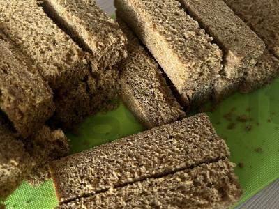 Česnakiniai skrebučiai ant augalinio aliejaus Žingsnis 2