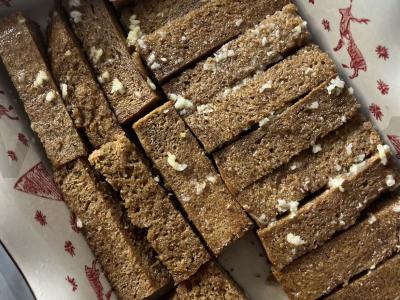 Česnakiniai skrebučiai ant augalinio aliejaus Žingsnis 4