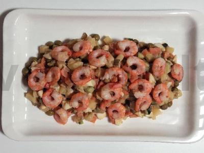 Neįprastas olivje su krevetėmis ir juodąja ikra Žingsnis 1