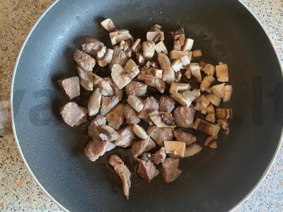 Salotas „Romuld“ su kalakutiena ir grybais Žingsnis 3