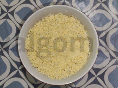 Krabų mėsos salotos pagrindine nuotrauka