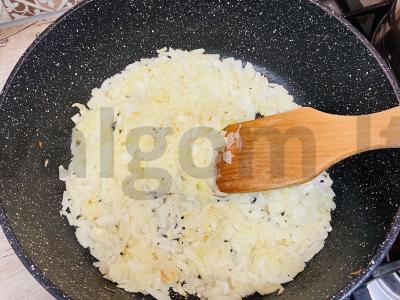 Makaronai su grybais grietinėje po sūriu Žingsnis 1