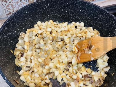 Makaronai su grybais grietinėje po sūriu Žingsnis 2