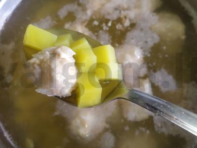 Vermicelli sriuba su meatballs Žingsnis 4