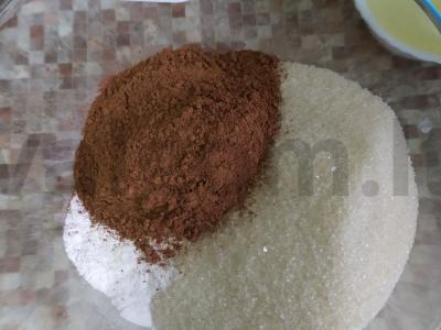 Šokoladinis biskvitas trifle'ui Žingsnis 2