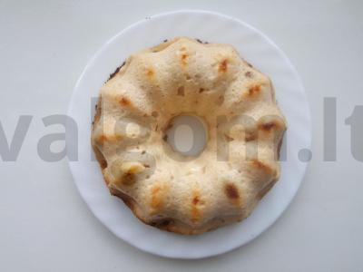 Skani Velykų pyragas iš rauginto pieno pagrindine nuotrauka