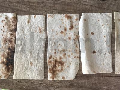 Krištoliniai trikampiai iš lavašo su kumpiu ir sūriu Žingsnis 1