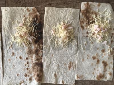 Krištoliniai trikampiai iš lavašo su kumpiu ir sūriu Žingsnis 2