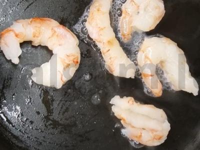 Salotas „Bowl su krevetėmis“ Žingsnis 1